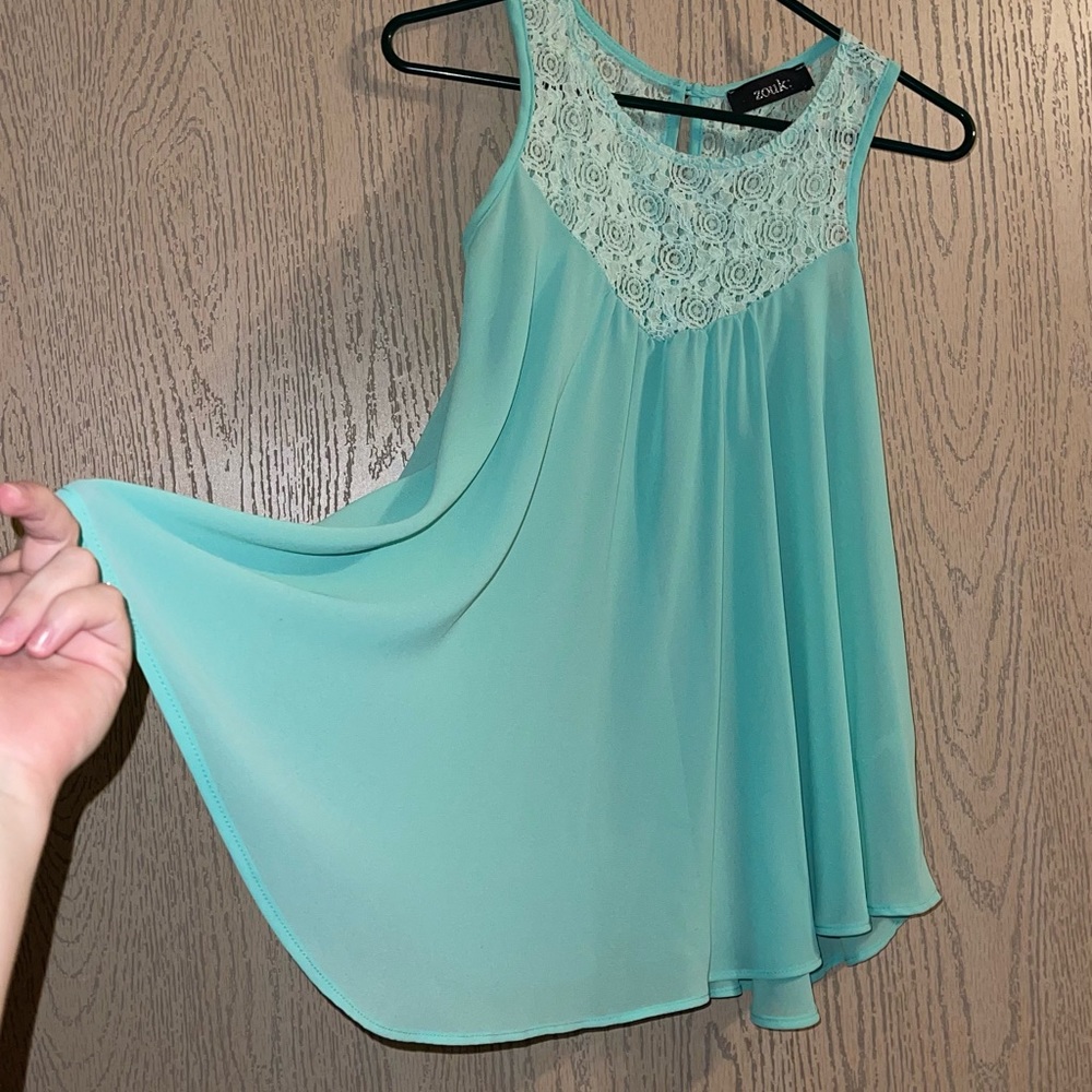 Woman’s blouse - Picture 4 of 4
